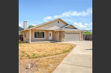 About This Home. . Redfin grants pass